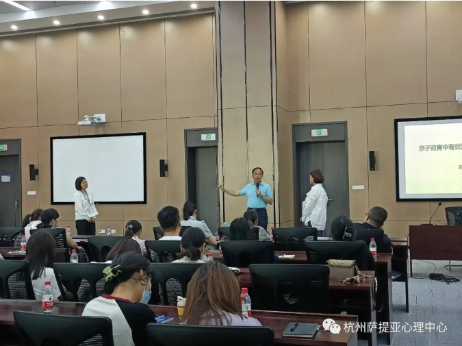 王强导师再次为新疆塔里木油田指挥部油气研究中心工会职工作“如何建立有效亲子沟通的体验性培训”